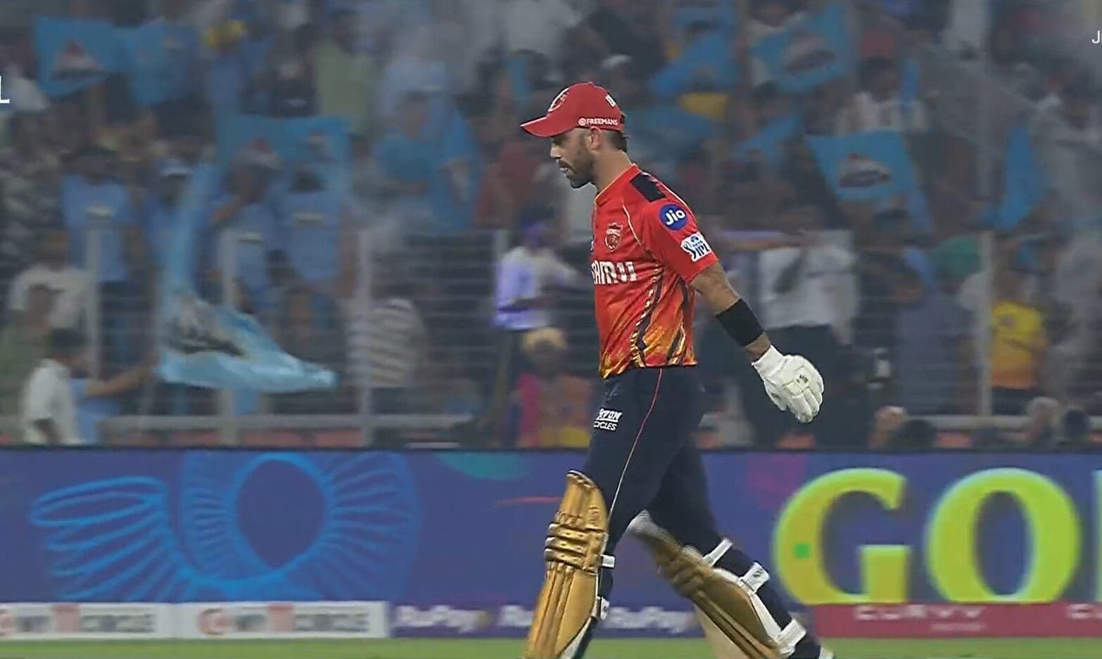 Maxwell tops worst records