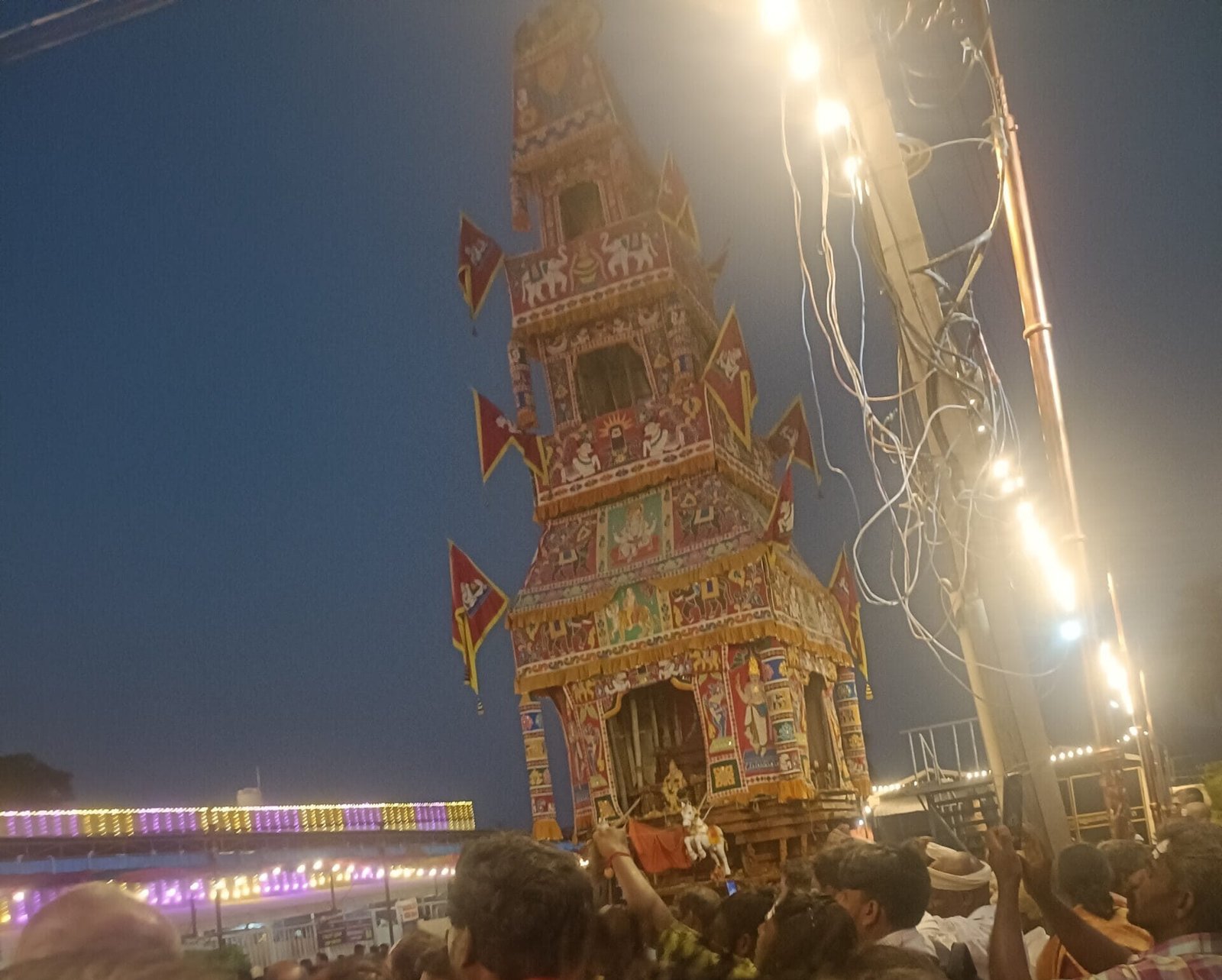 Unprecedented crowd at Matheswaran bus stand