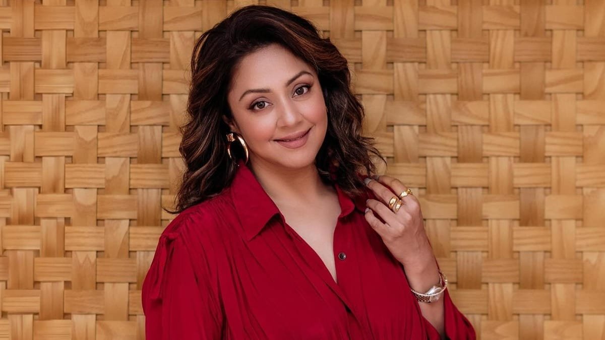 Jyothika becomes the queen of controversial talks