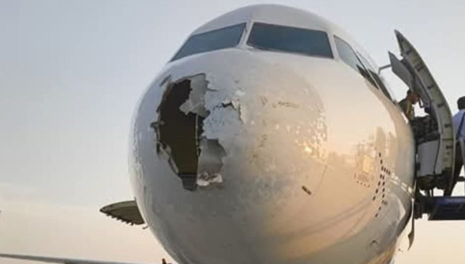Indigo plane breaks down in mid-air