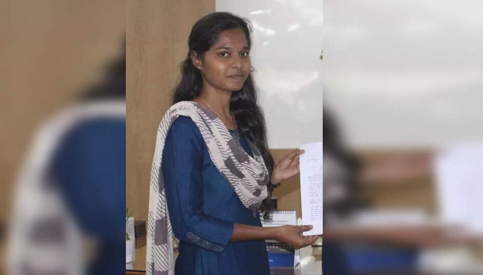 Policeman shot in the head