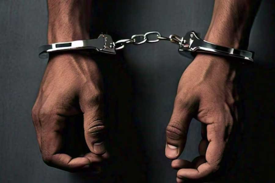 Jewelry Polish Acting! Six arrested!!