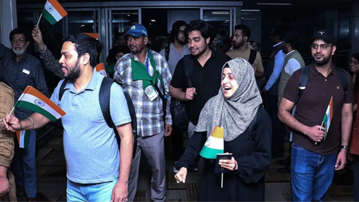 290 Indians returned home