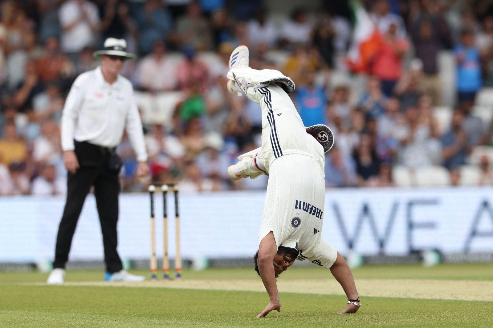 Pant is an entertainer