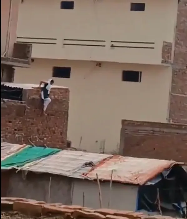 Lover inside!! Husband and mother-in-law out!!