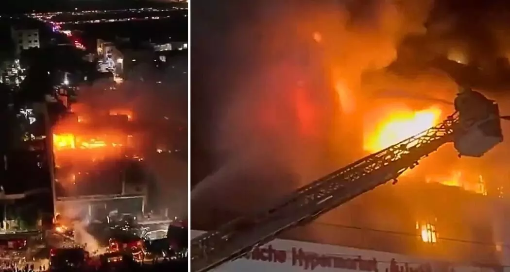 Massive fire breaks out at Iraqi shopping mall