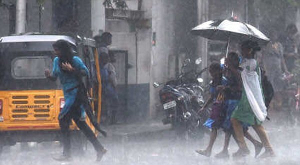Heavy rain warning for 10 districts tomorrow