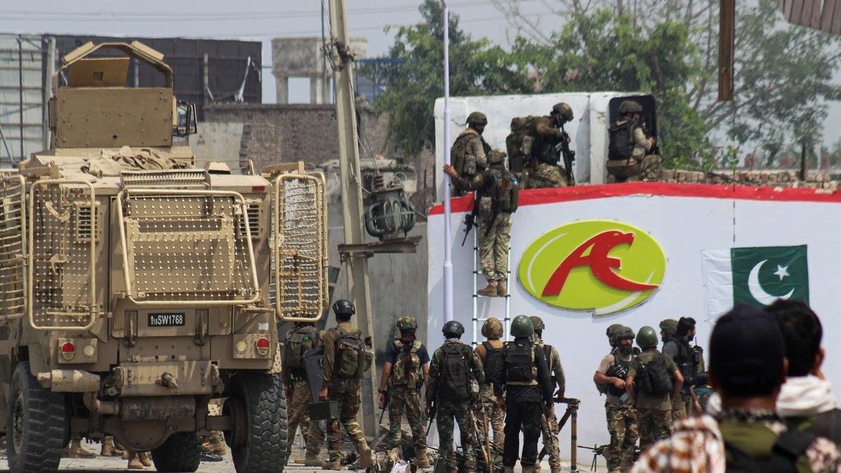 Attack on paramilitary headquarters