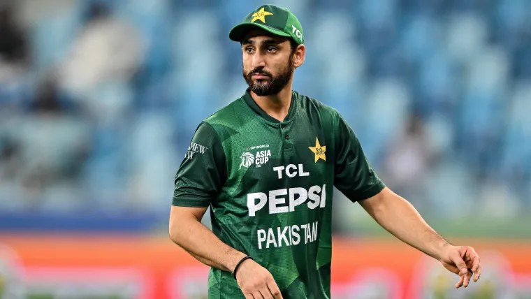 Pakistan captain throws away prize money