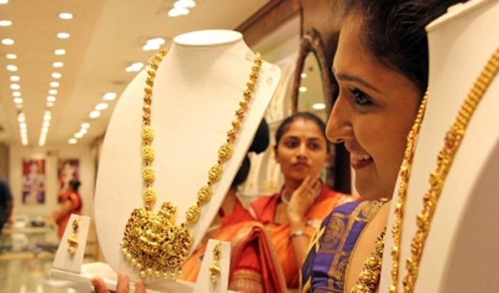 Gold prices drop sharply