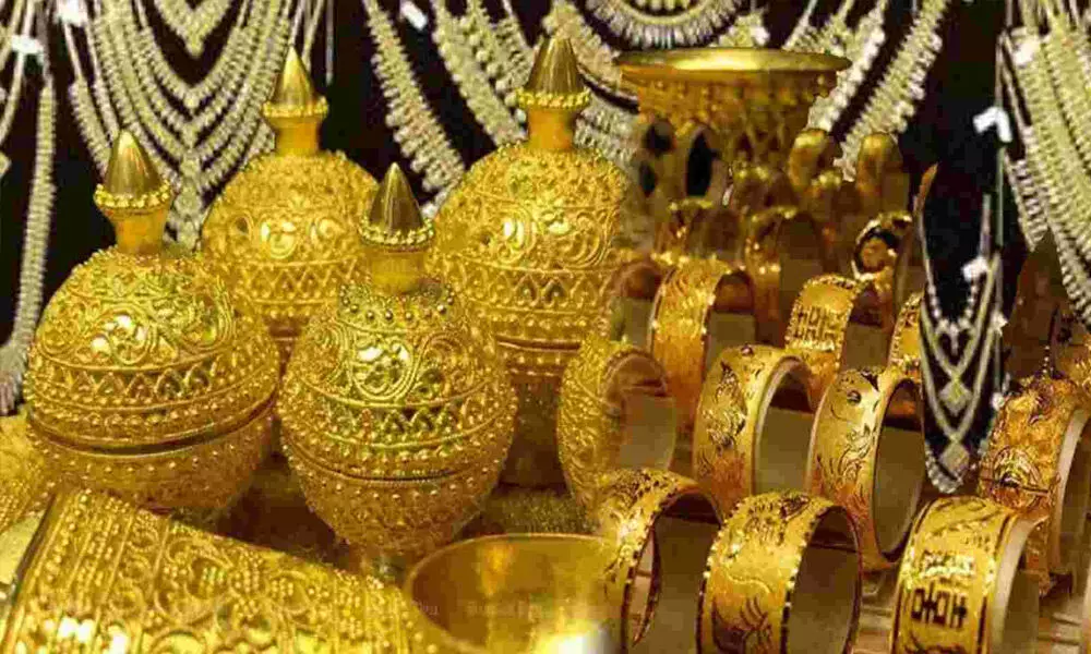 Gold price rises sharply by Rs. 1,080