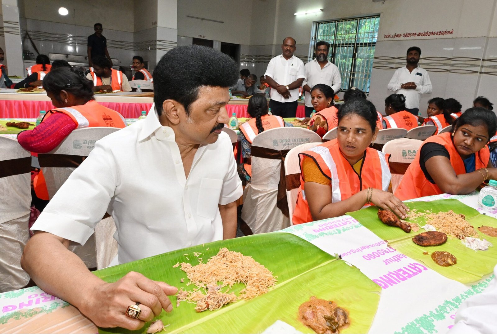 Free food for sanitation workers!! Chief Minister M.K. Stalin inaugurates