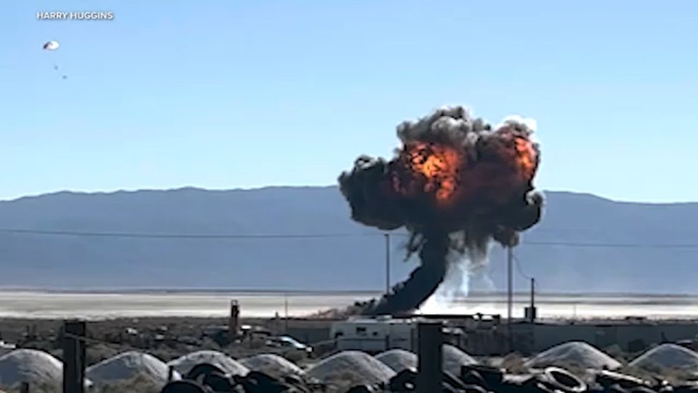 F-16 fighter jet crashes in California