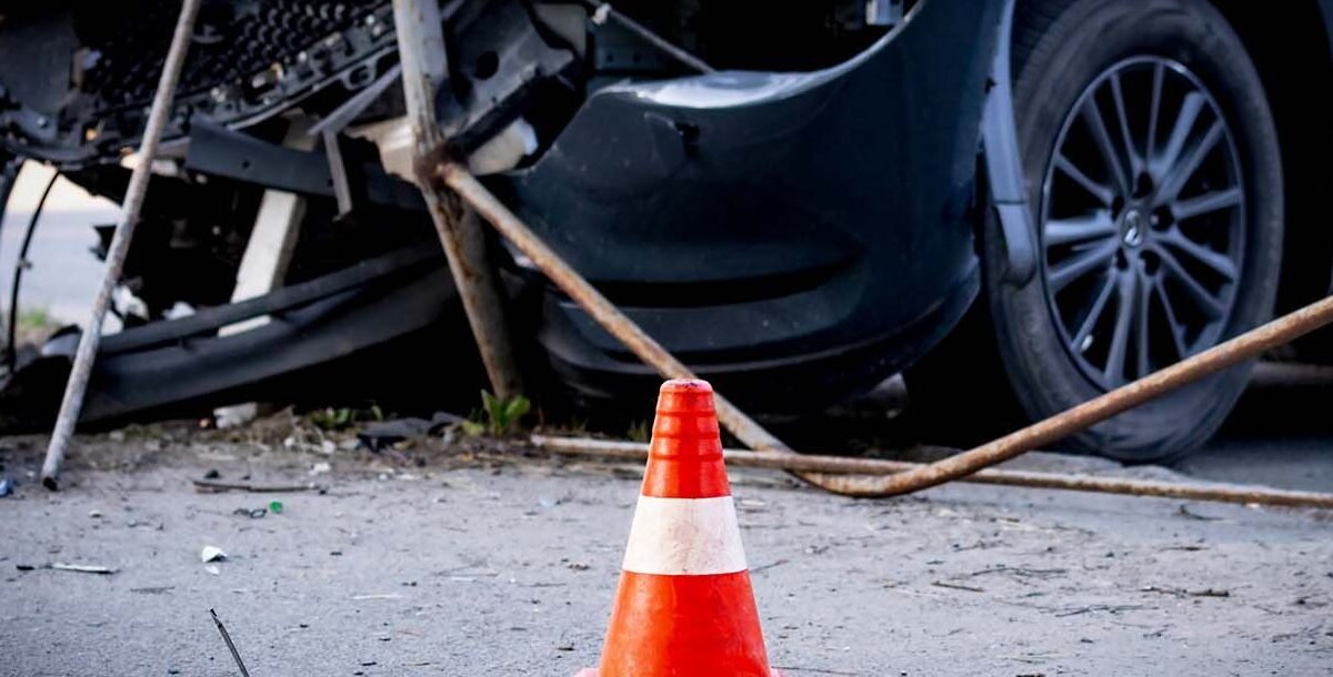 pollachi-tourist-bus-accident-6-injured-valaikappu-function-trip