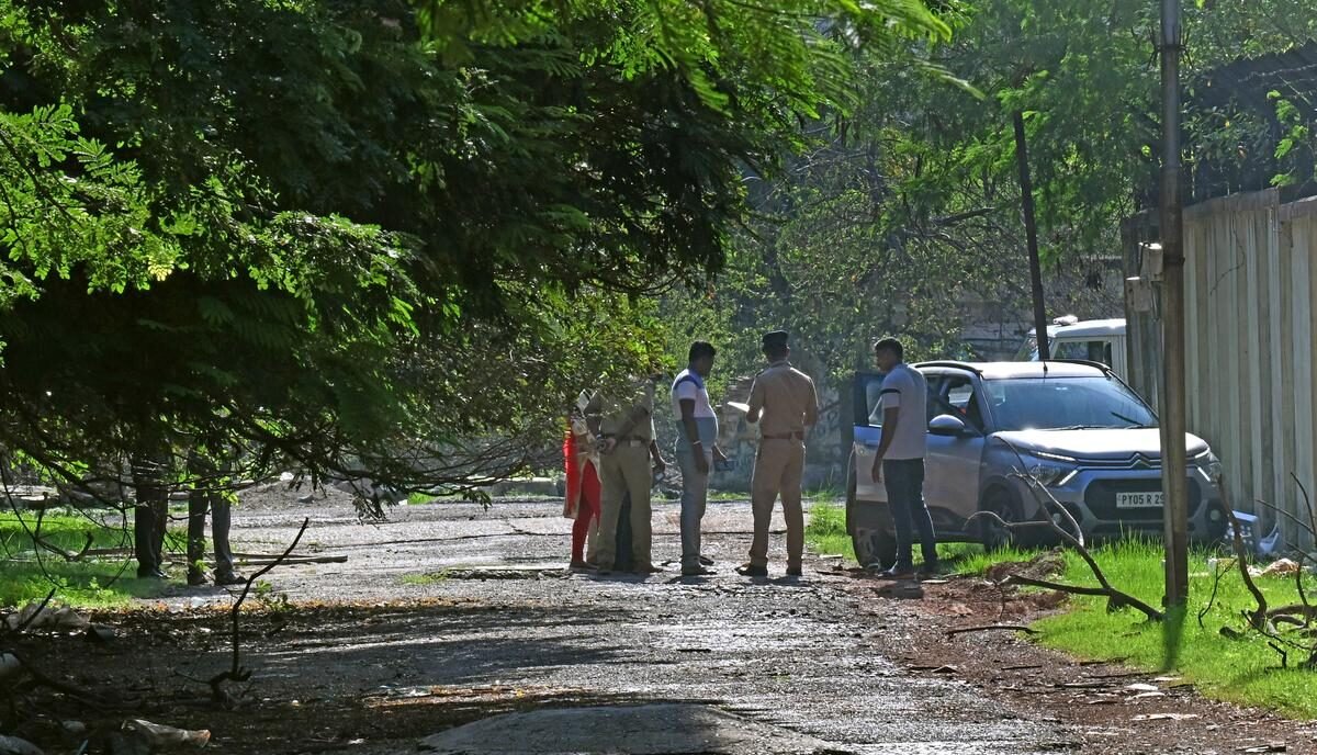 Chennai Crime, Puzhal Robbery, Police Search.