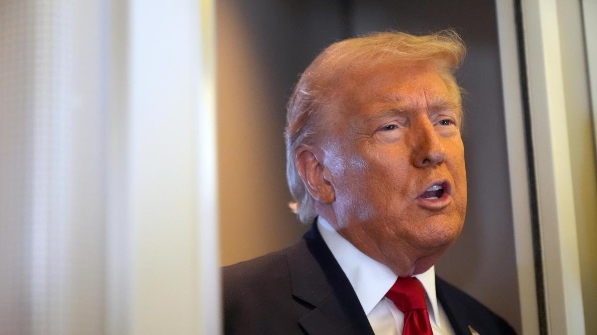 Trump Iran War 2026, Strait of Hormuz Closure, US Iran Conflict, Oil Tanker Attack, Trump Truth Social Post, Global Oil Supply, Iran Nuclear Threat, International News Tamil, World War 3 Fears, Energy Crisis