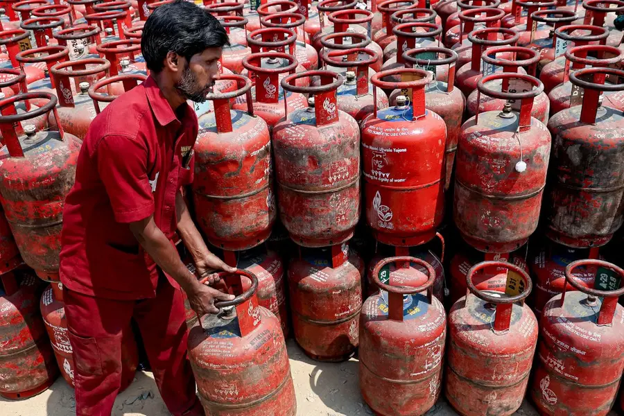 lpg-cylinder-production-increase-41-percent-online-booking-surge-march-2026-news