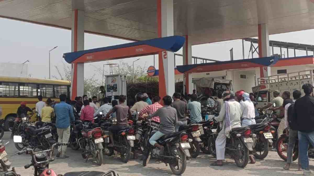 No Petrol Shortage India, Oil Companies Statement, Fuel Supply Update 2026, Petrol Diesel Stock India, Fake News Alert Tamil, Indian Oil Bharat Petroleum HPCL, Fuel Surcharge News, Emergency Fuel Update, Petrol Bunk News Tamil, Government of India Petroleum