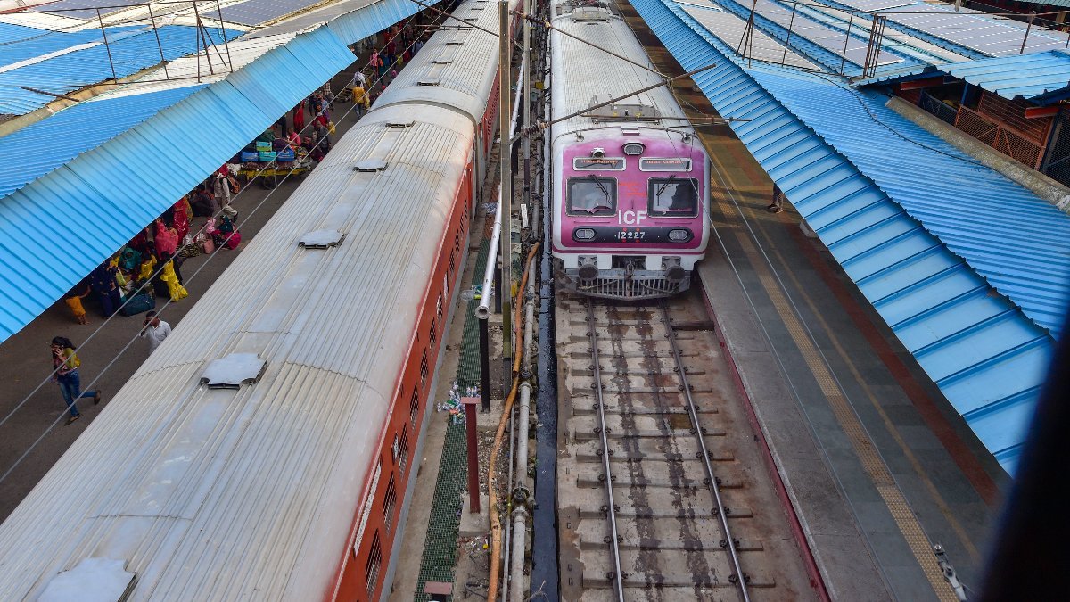 Sani Peyarchi special train Villupuram Thirunallar 2026